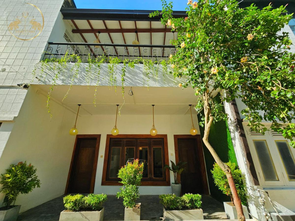 Galle Face Terrace Hostel By Tourlux 콜롬보 외부 사진