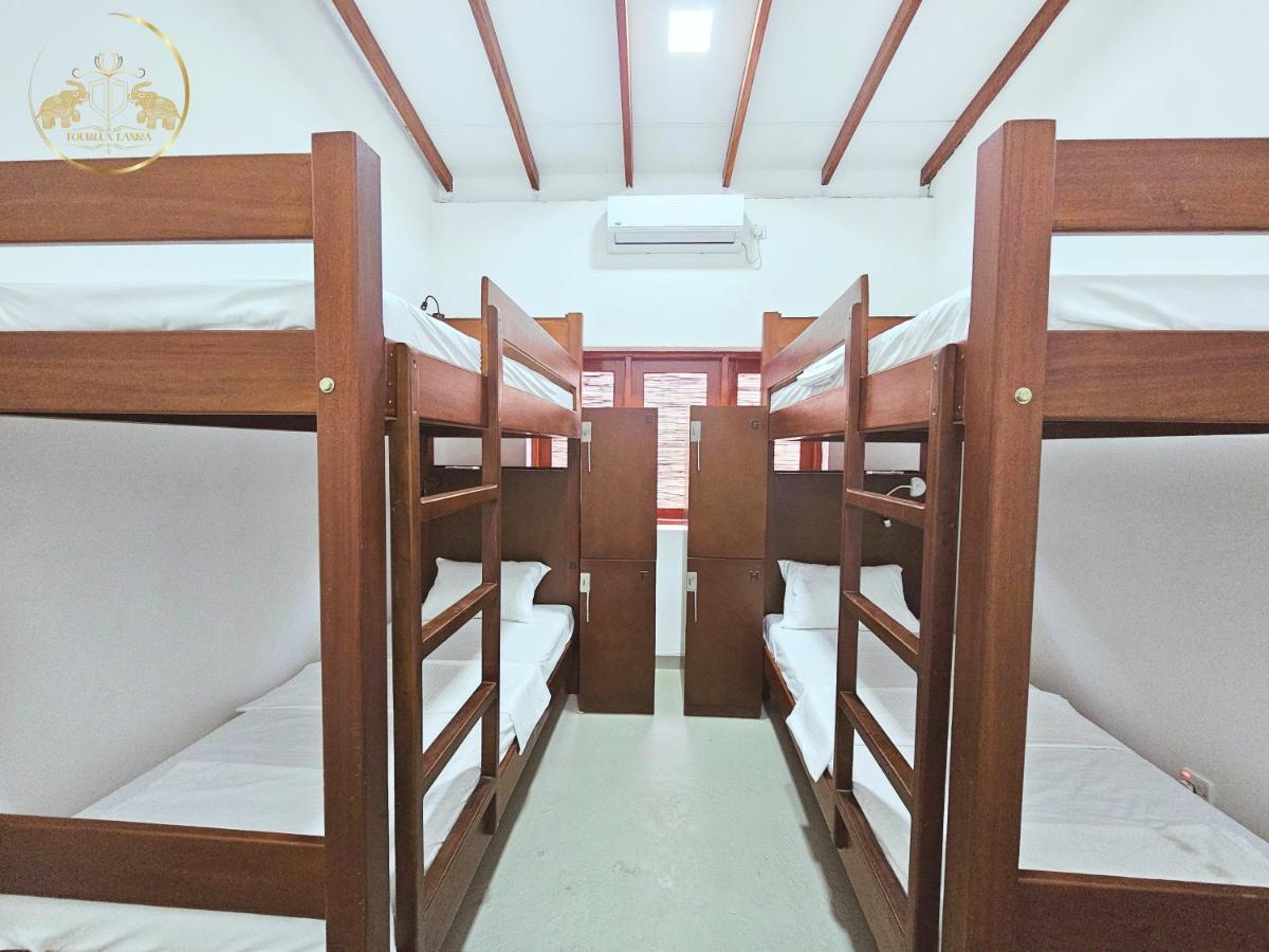Galle Face Terrace Hostel By Tourlux 콜롬보 외부 사진