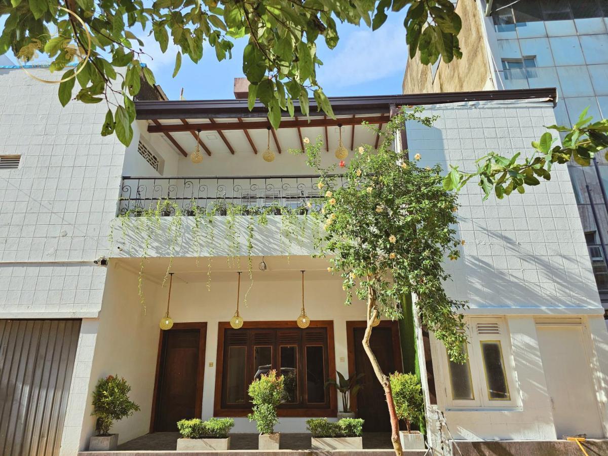 Galle Face Terrace Hostel By Tourlux 콜롬보 외부 사진