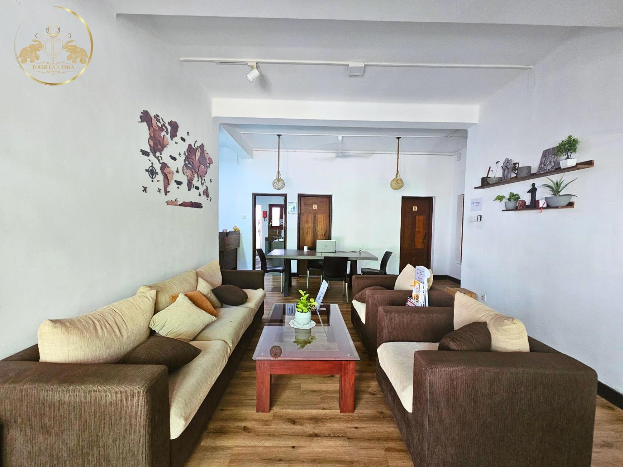 Galle Face Terrace Hostel By Tourlux 콜롬보 외부 사진